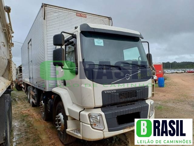VOLVO VM 330 R 7.2 I6 2022