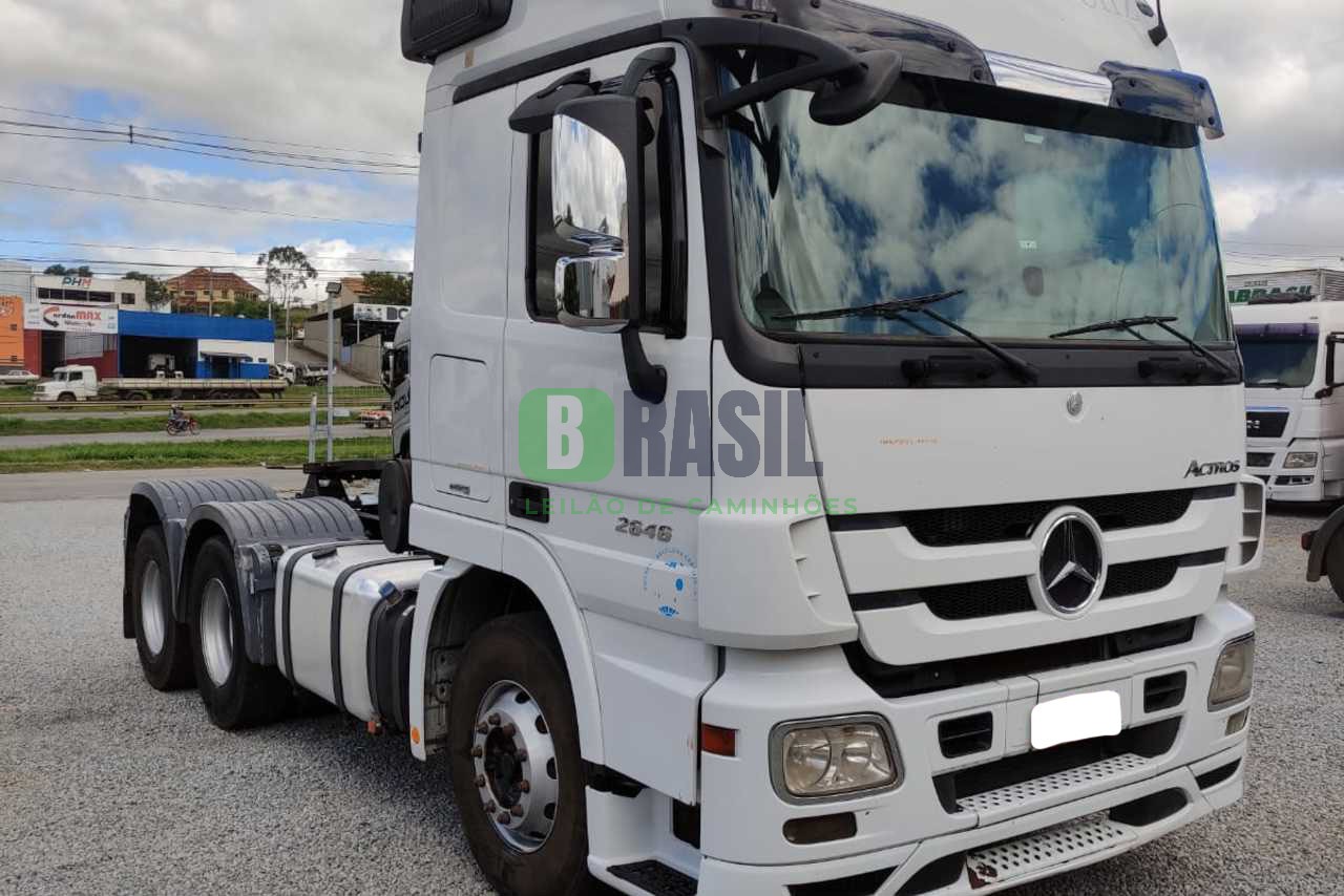 MERCEDES BENZ MB2646 2015