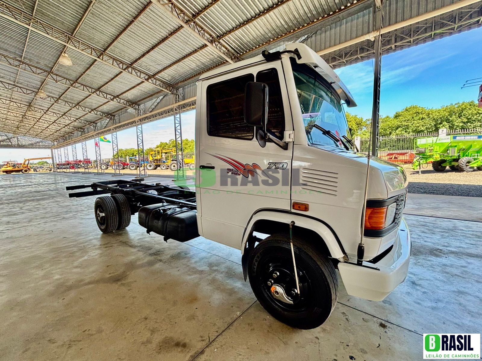 Caminhao Mercedes 710 2008 