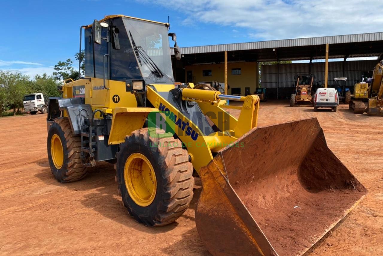 KOMATSU WA200 2015