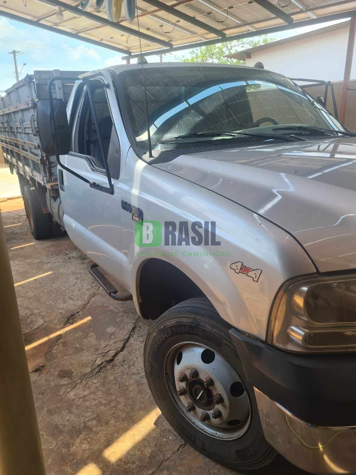 F-4000 4×4 Graneleiro 2011