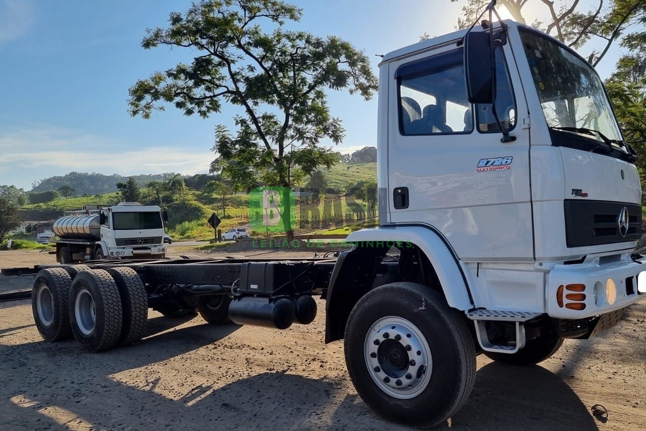 MERCEDES BENZ MB2726 2011 1