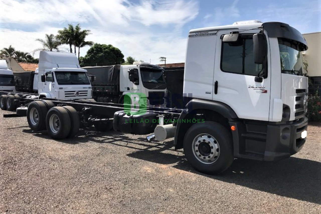 VOLKSWAGEN 24 280 2014