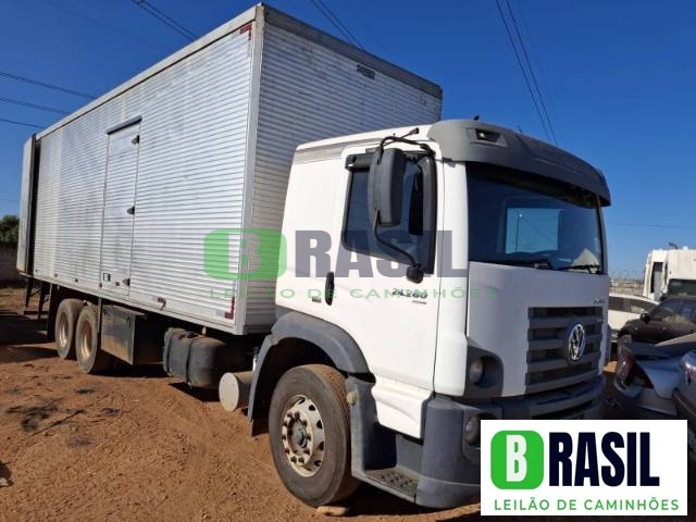 VOLKSWAGEN CONSTELLATION 2020 