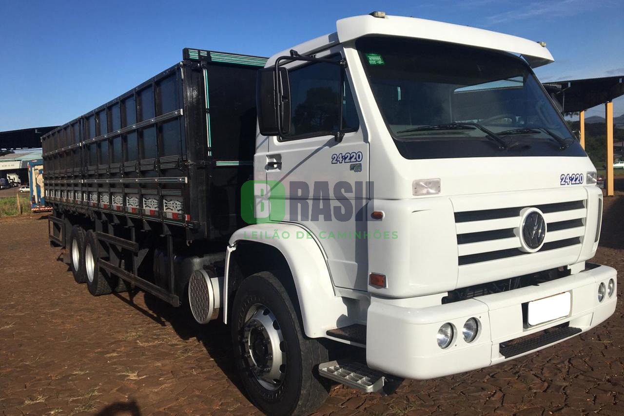 VOLKSWAGEN 24 220 2011
