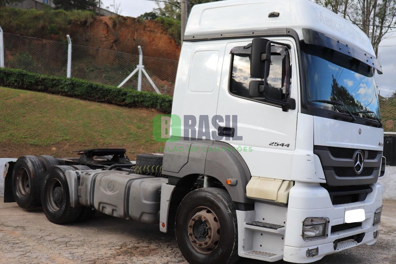 MERCEDES BENZ MB2544 2013