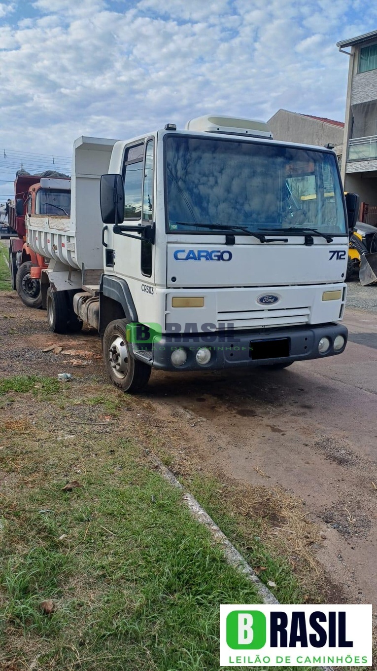 Caminhão Ford Cargo 712 2009 
