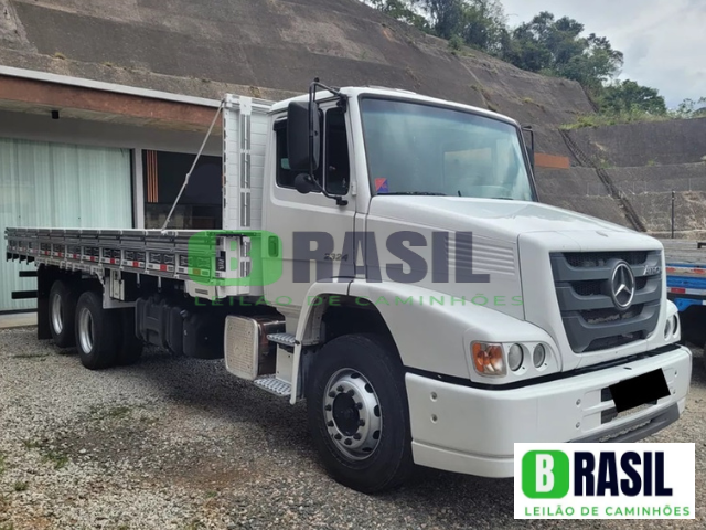 Mercedes Benz Atron 2324 2014