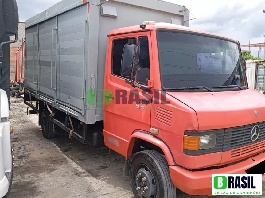 Mercedes Bens 710 Plus 2012