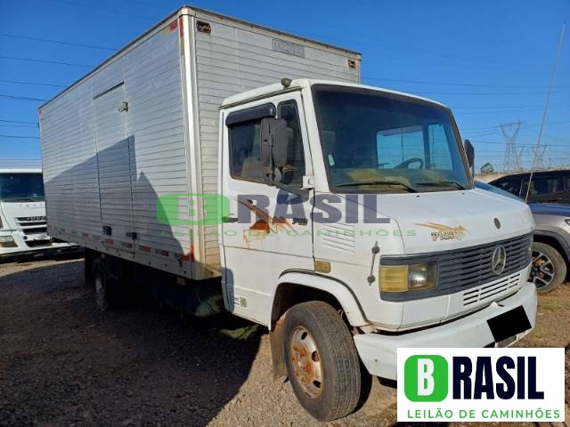 MERCEDES BENZ 710 2005 